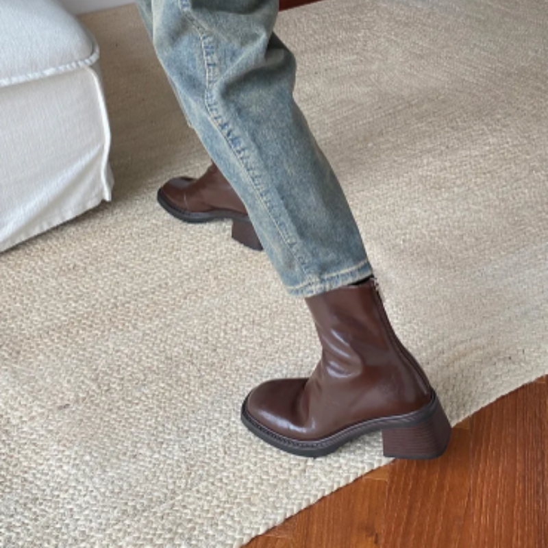 Ursula – Stiefelette Mit Quadratischer Spitze Und Absatz