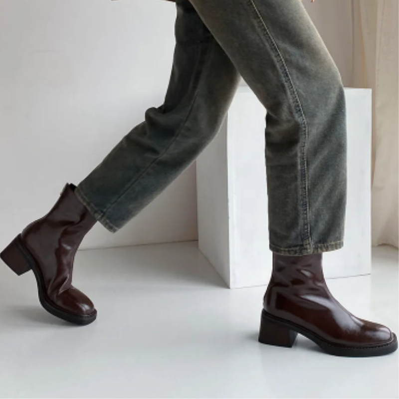 Ursula – Stiefelette Mit Quadratischer Spitze Und Absatz