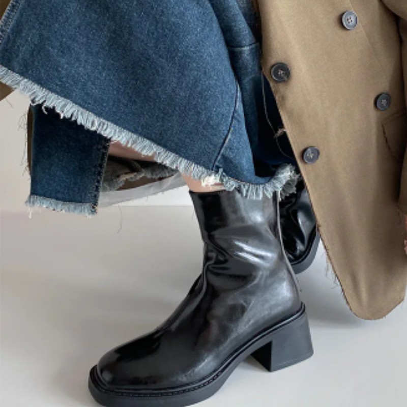 Ursula – Stiefelette Mit Quadratischer Spitze Und Absatz