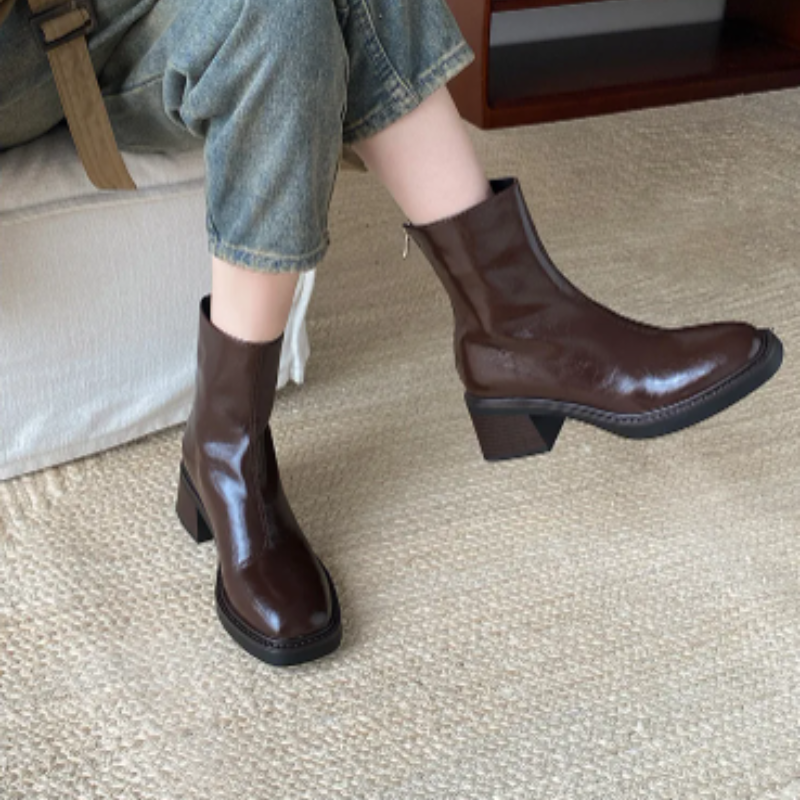 Ursula – Stiefelette Mit Quadratischer Spitze Und Absatz