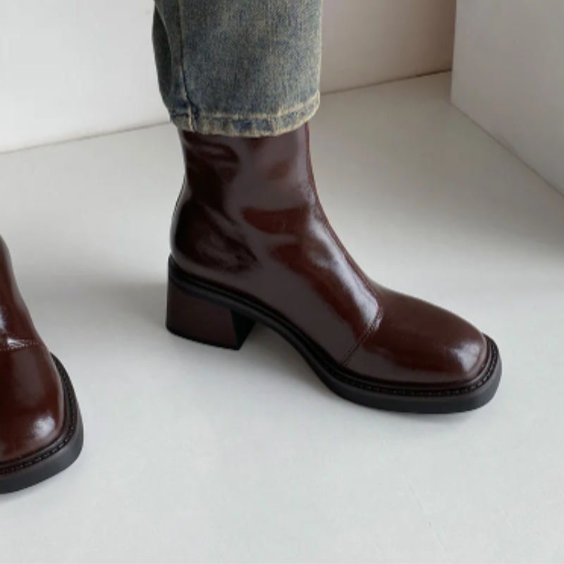 Ursula – Stiefelette Mit Quadratischer Spitze Und Absatz
