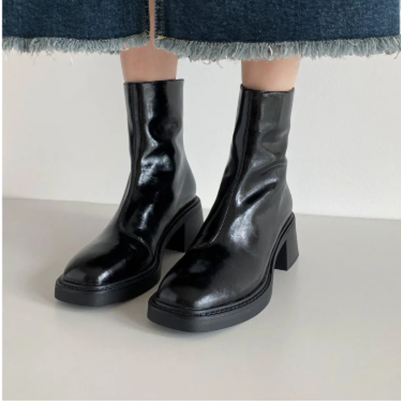 Ursula – Stiefelette Mit Quadratischer Spitze Und Absatz