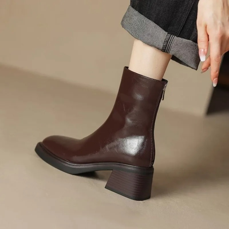 Ursula – Stiefelette Mit Quadratischer Spitze Und Absatz