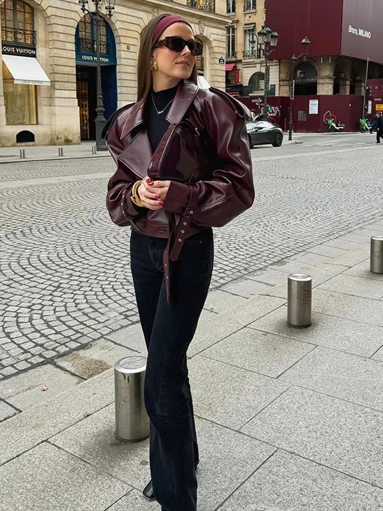 Mila - Luxuriöse rote Herbstjacke aus Leder