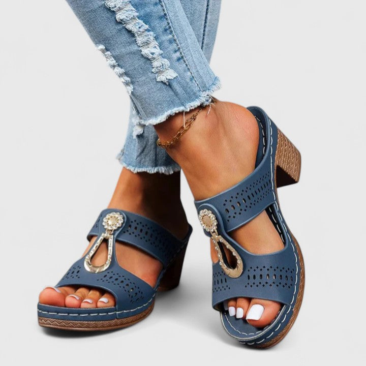 Antonia – Orthopädische Sandalen 9