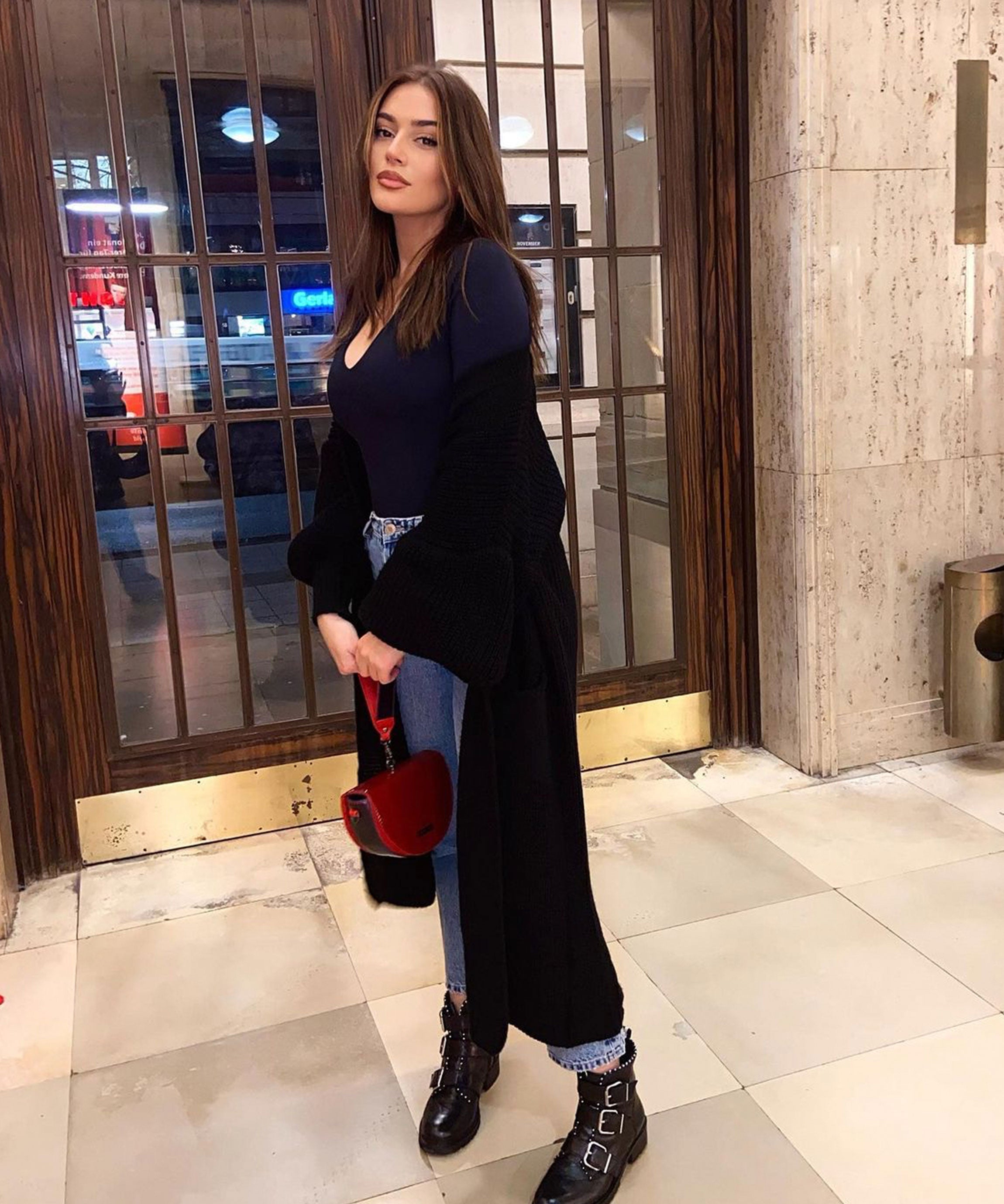 Vera – Eleganter Langer Cardigan In Schwarz
