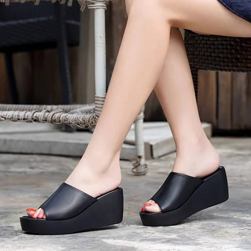 Dagmar – Sommer Plateausandalen mit Trendfaktor Schwarz 2