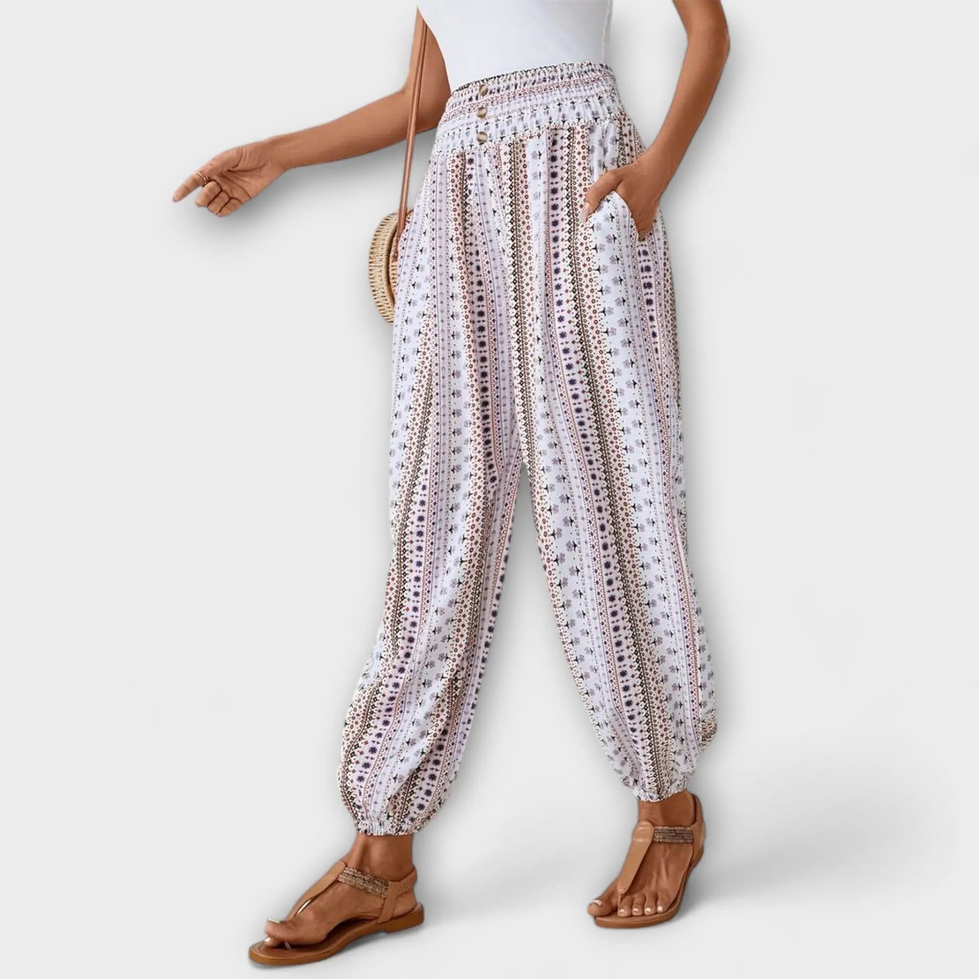 Dilia – Weite Hose mit Ethno-Muster Weiß