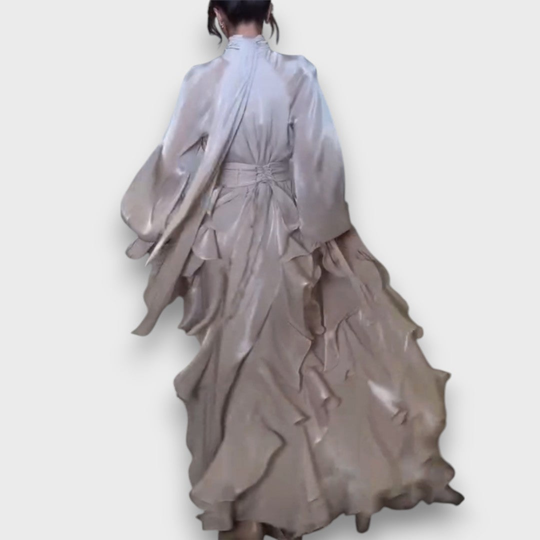 Edda – Fliessendes Maxikleid mit Volantdrama Grau1