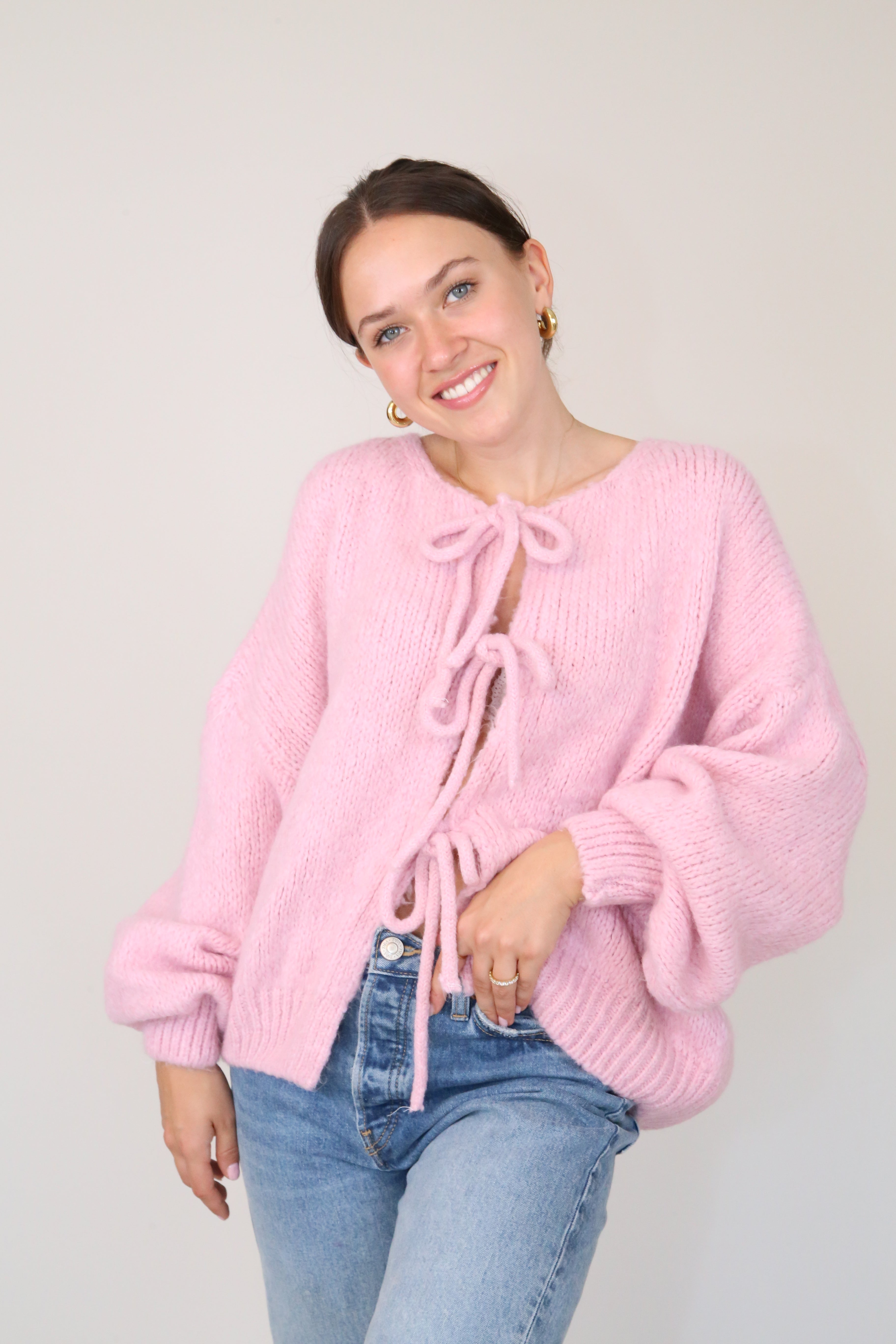 Emma – Eleganter Damen Cardigan mit Schleifen-Detail Rosa