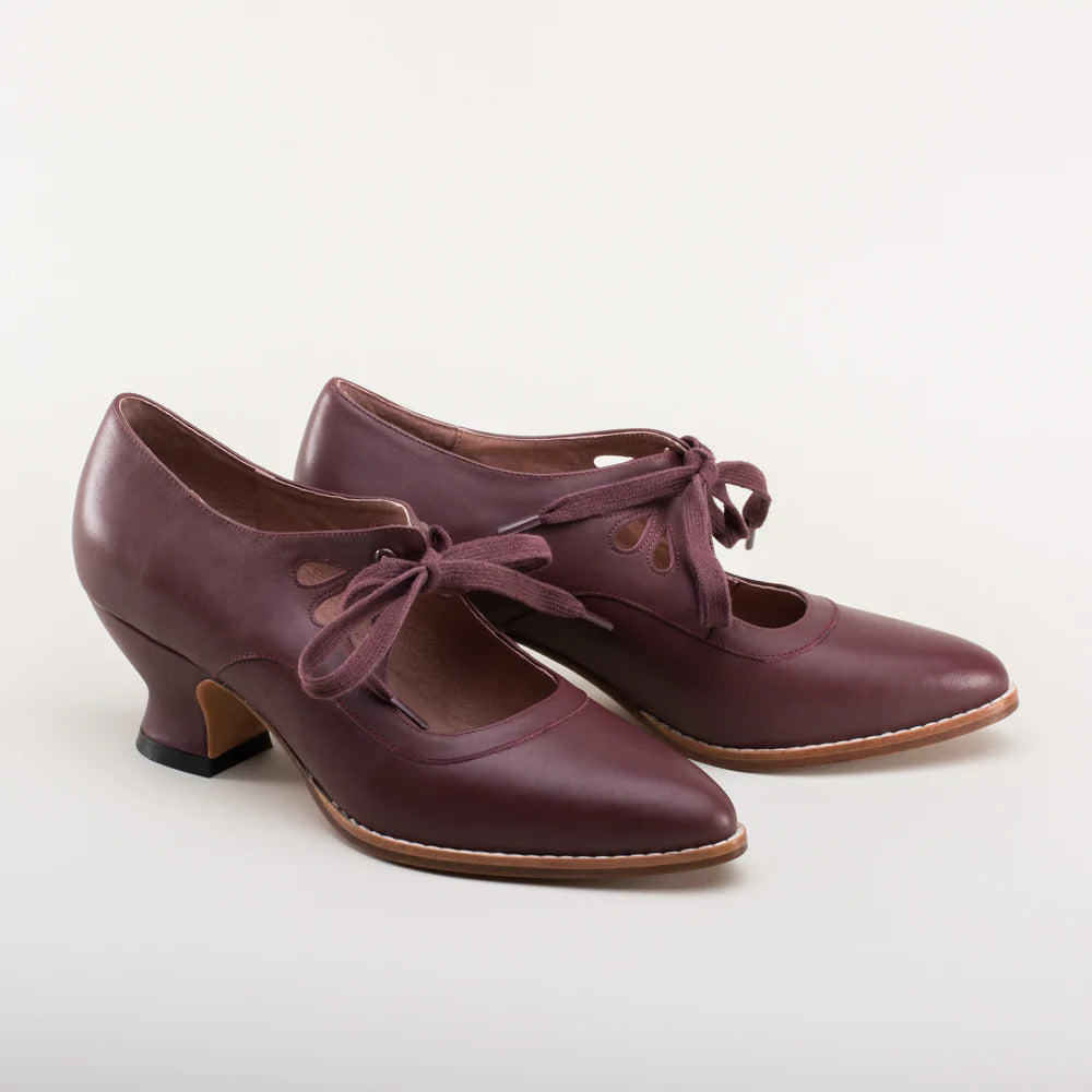 Fatime - Stilvolle Damenschuhe Mit Geschlossener Spitze Rot