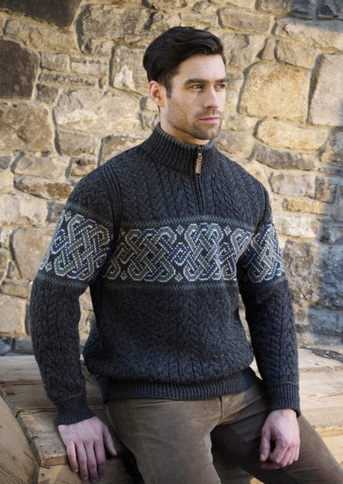 Hermann - Aran Crafts Pullover mit Jacquardmuster Holzkohle