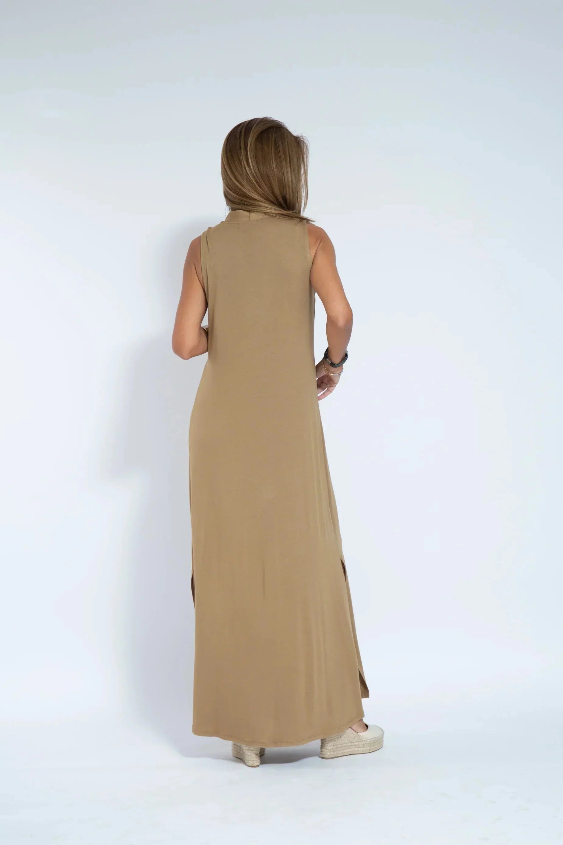 Janette- Schlankes Kleid Kaffee 2