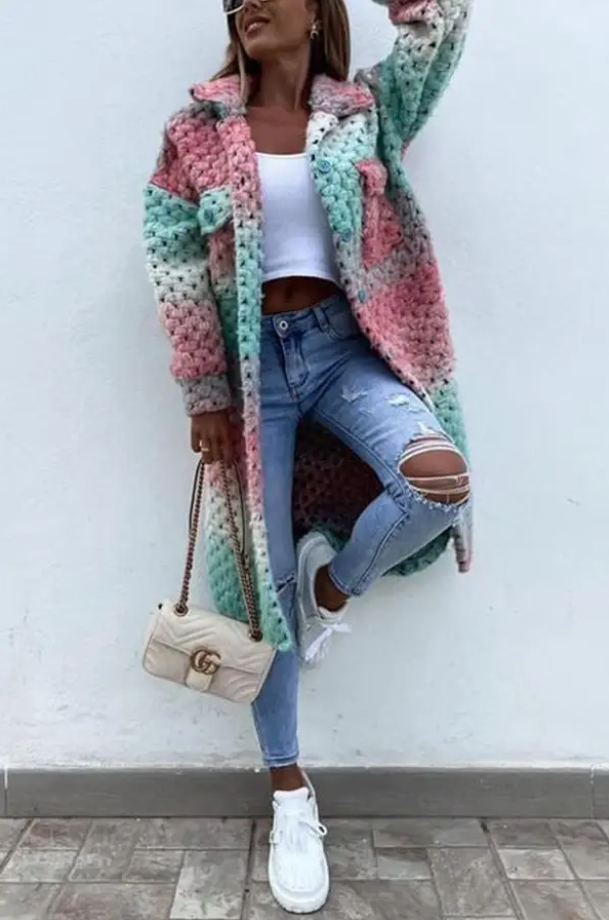 Ina – Langer Flechtmantel In Leuchtenden Farben