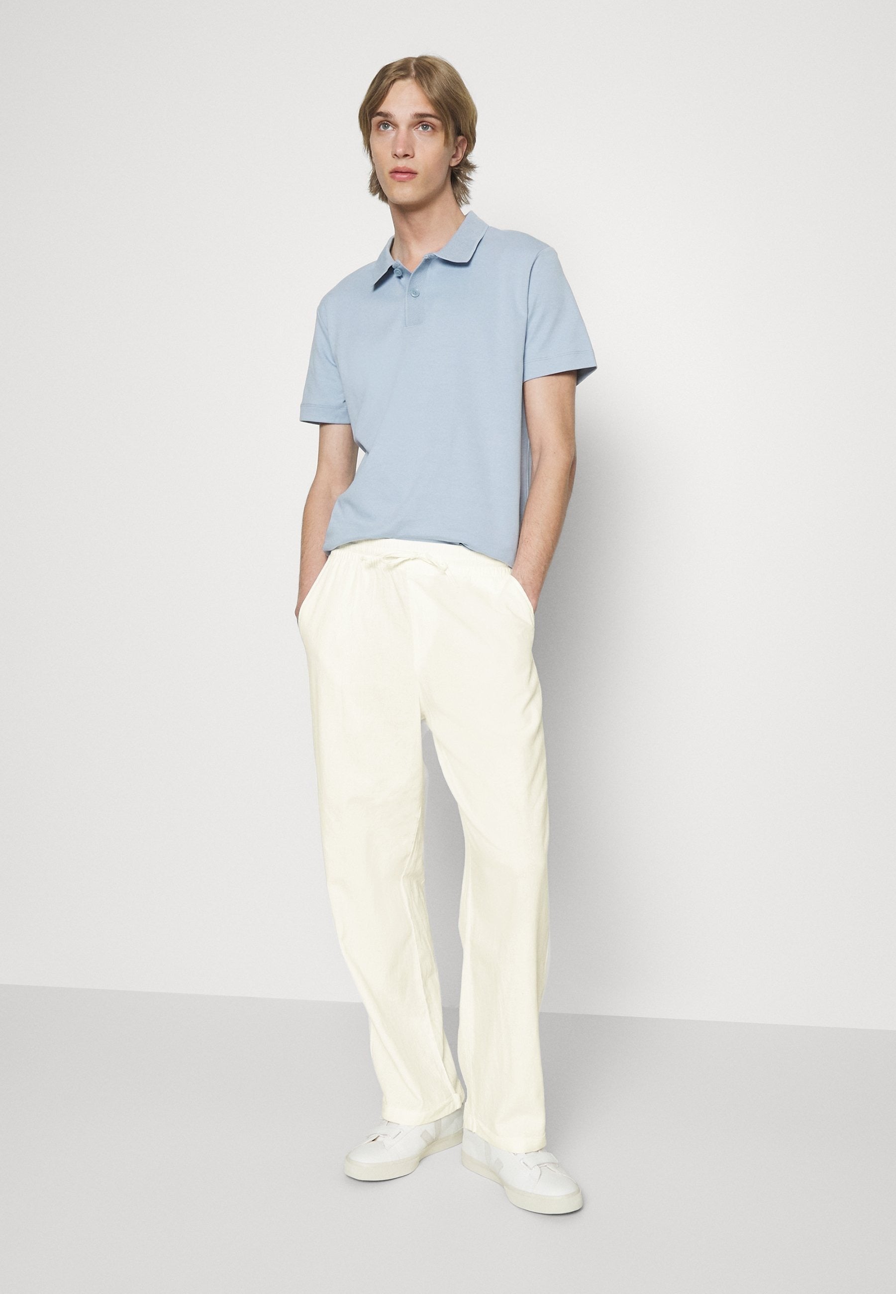 Kilian – Leinenhose Herren Weiß Jogger Stil Sommerleicht