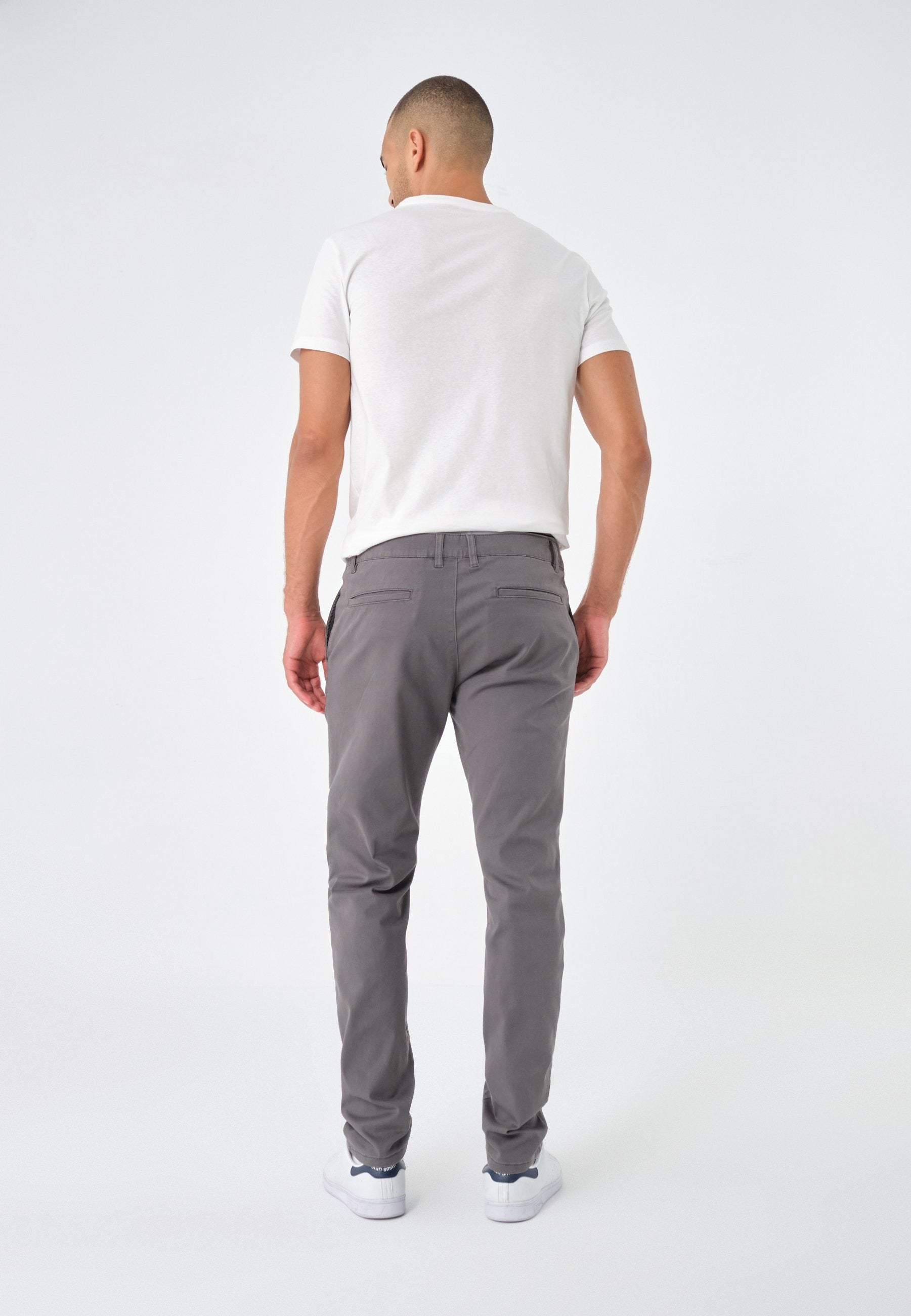 Konrad – Chinohose Herren Dunkelgrau Klassisch Modern Bequem
