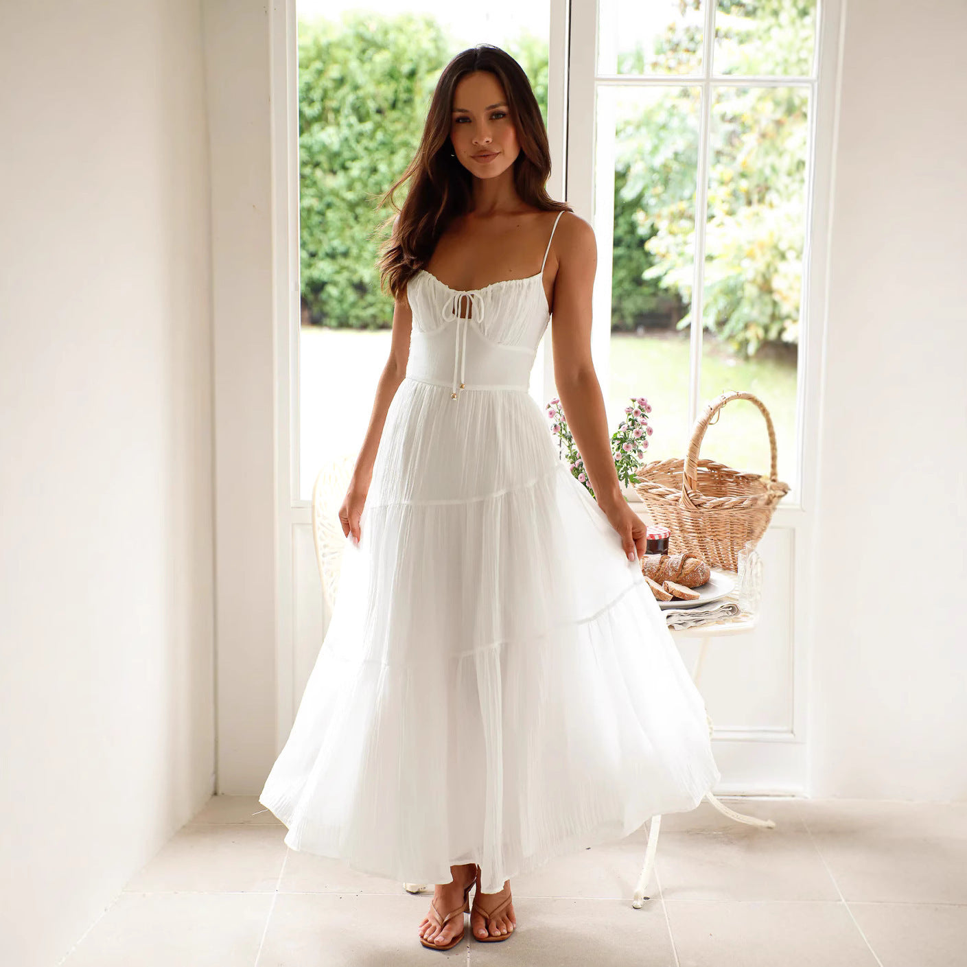 Liv - Maxikleid mit Schwingrock & verstellbaren Trägern - Weiß 1