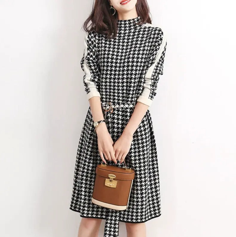 Milana - Houndstooth Rollkragenkleid