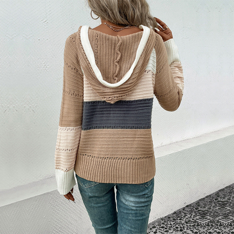 Lilian – Lässiger Damenpullover Mit Muster Und Kapuze