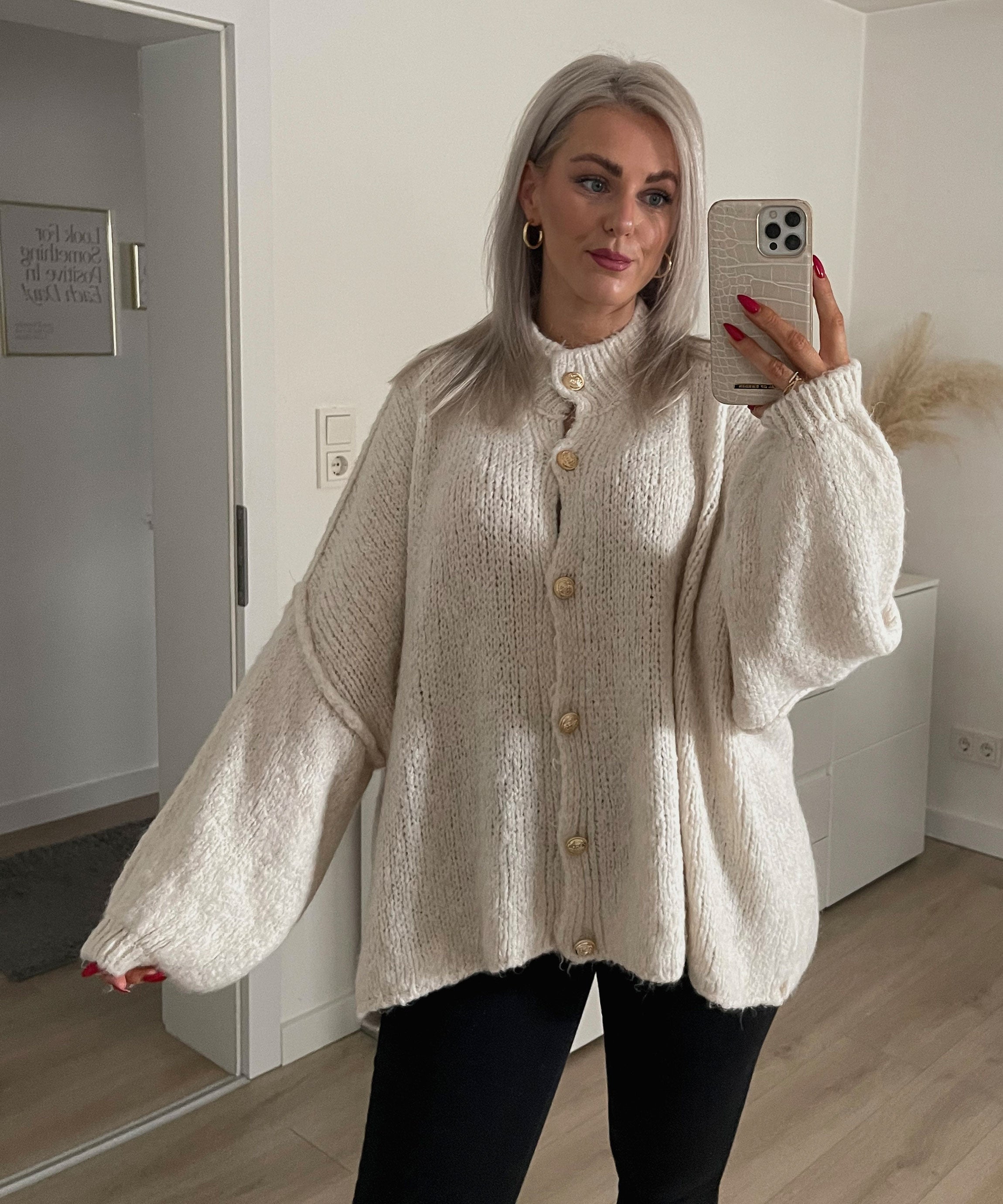 Valerie – Lässige Oversize-Strickjacke