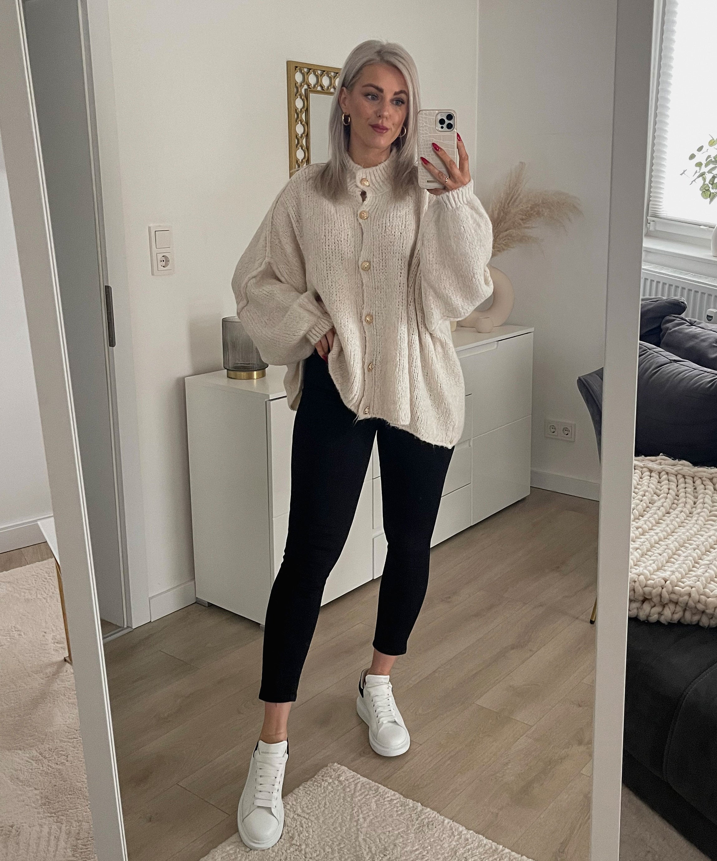 Valerie – Lässige Oversize-Strickjacke