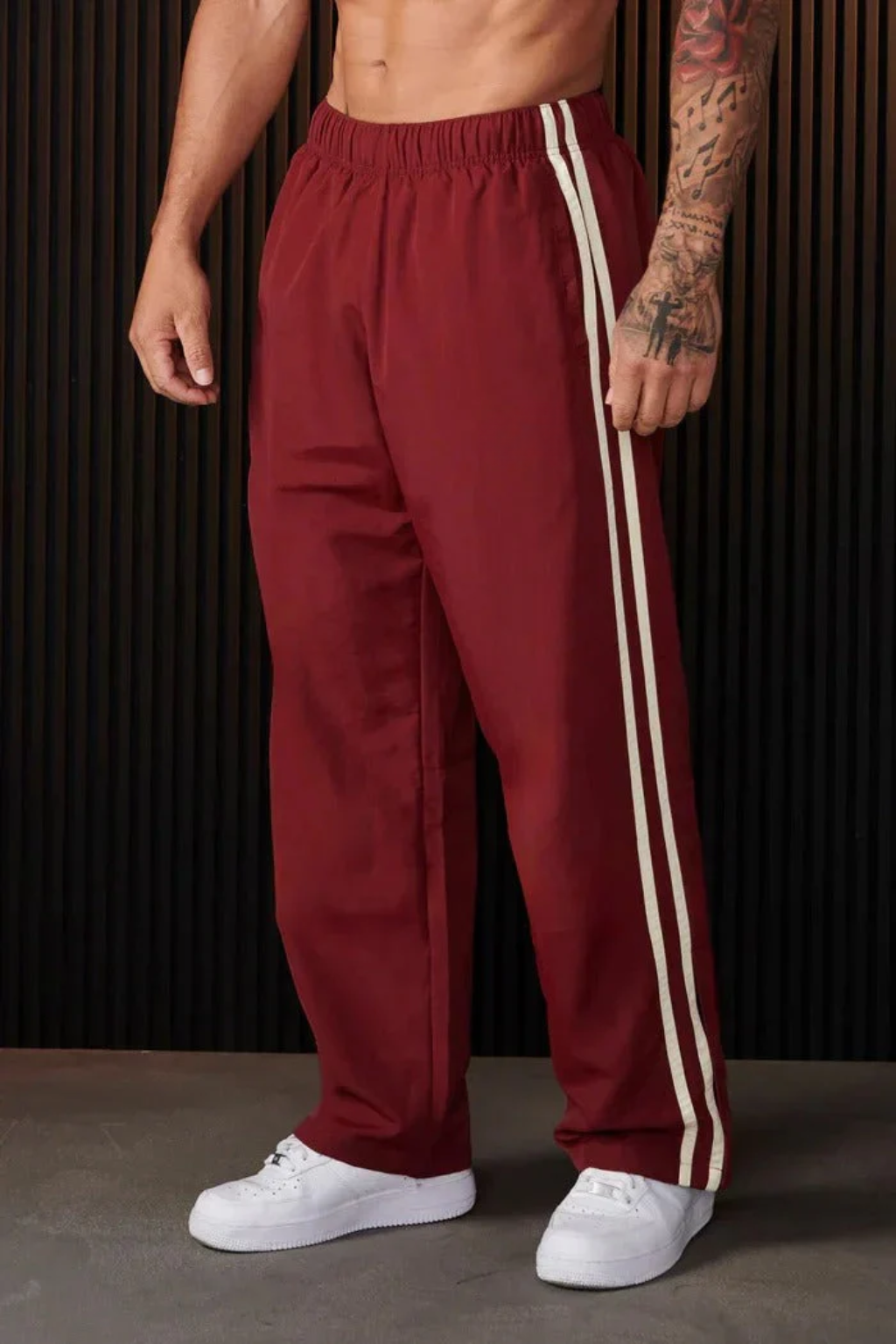 Rubén- Herren Sporthose mit Doppelstreifen Print