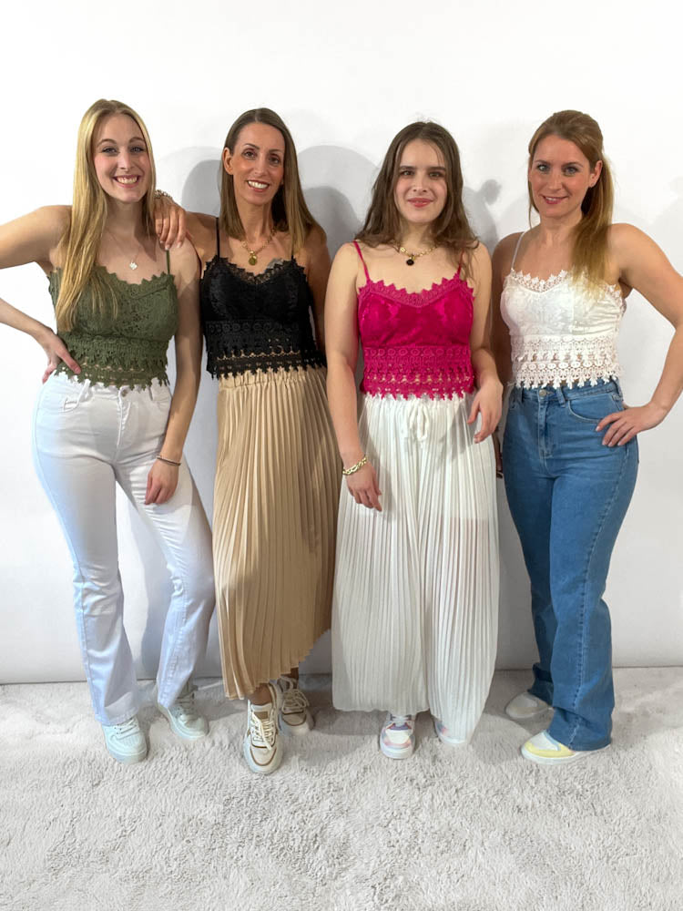 Palmira- Crop Top aus Spitze in Weiß 2