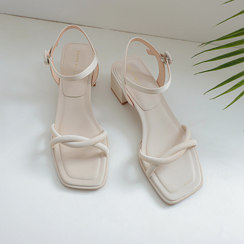 Petra- Damen Stylische Blockabsatzsandalen mit verstellbaren Riemen Off White 1