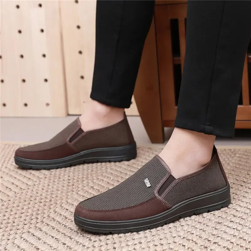 Qasim - Anti-Rutsch Schuhe Braun