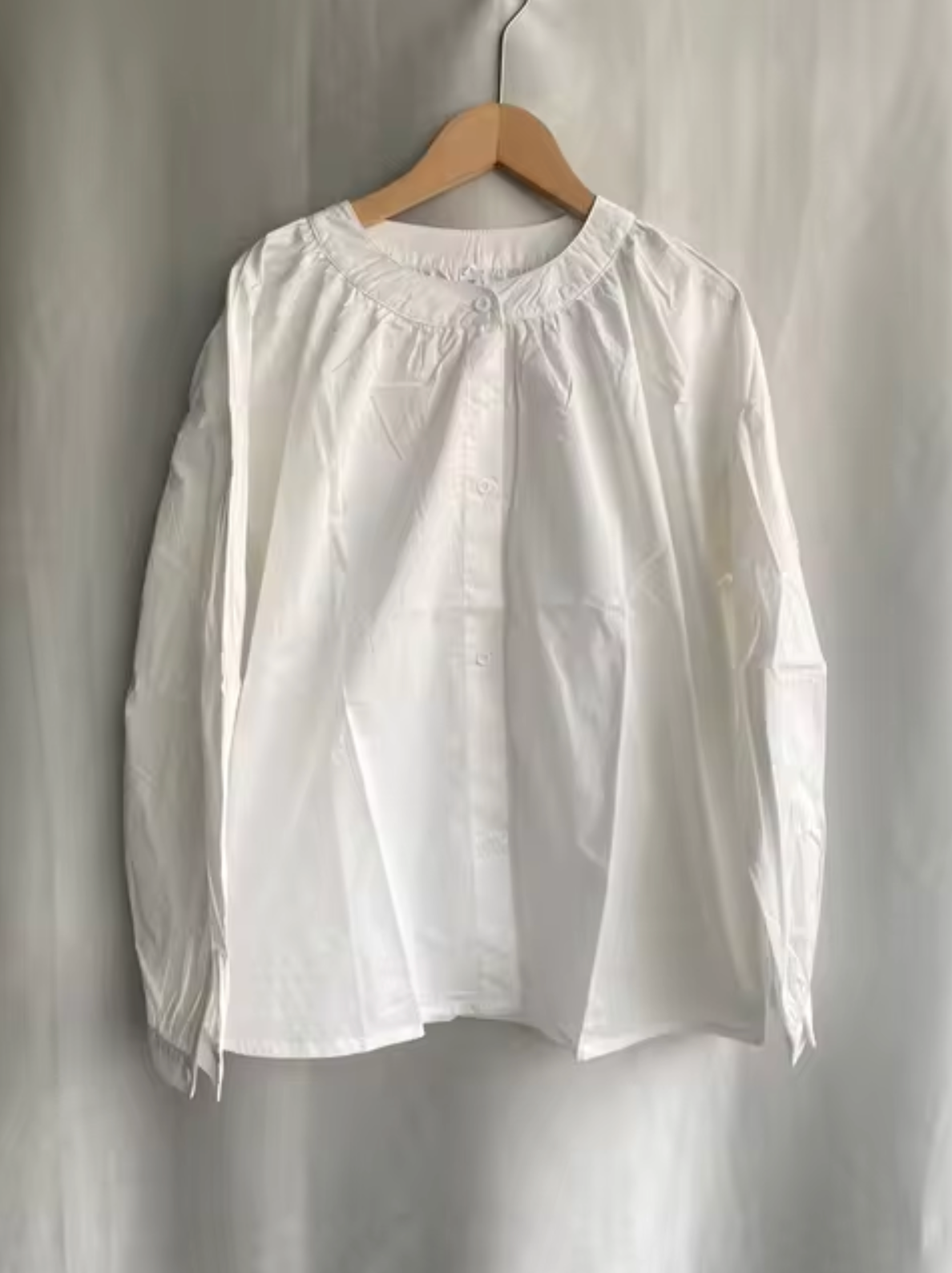 Quarisa – Übergroße Vintage-Bluse mit Puffärmeln WeiB