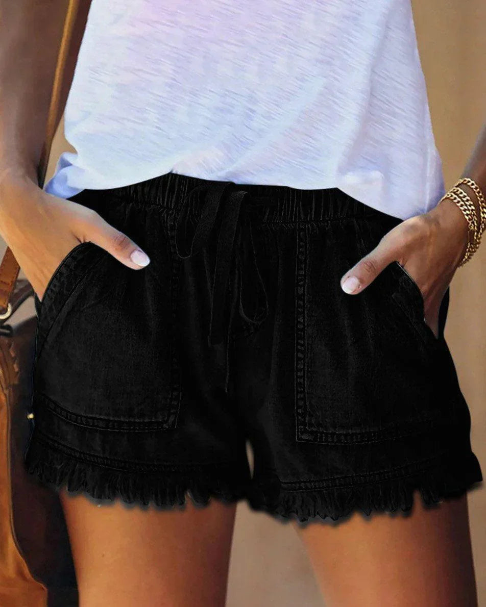 Queena – Farbige Jeansshorts Schwarz