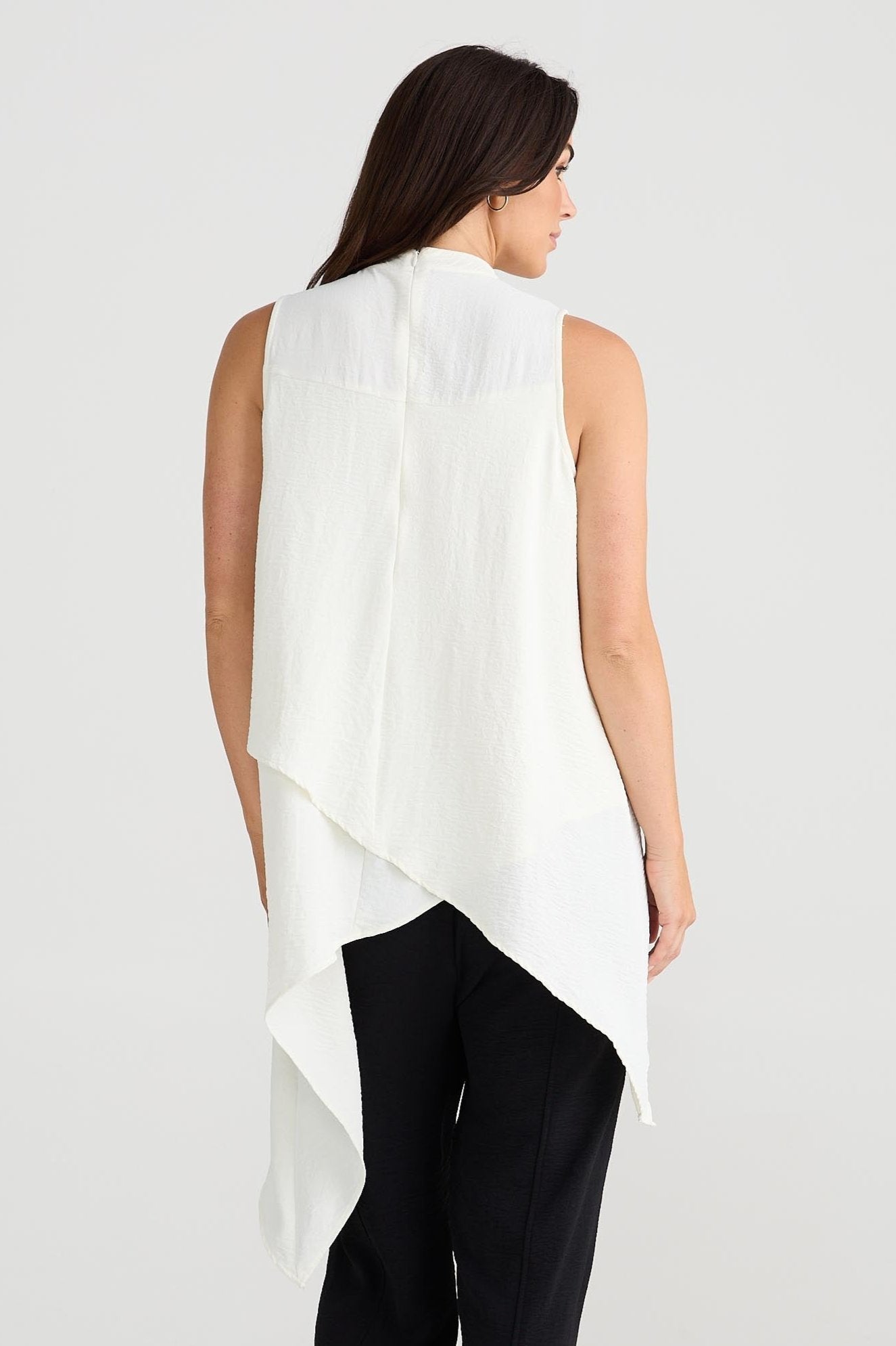 Yustin - Asymmetrical Sleeveless Top - Off-weiß 4