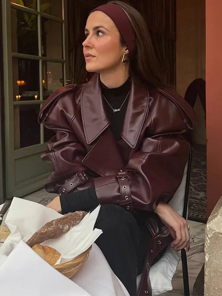 Mila - Luxuriöse rote Herbstjacke aus Leder