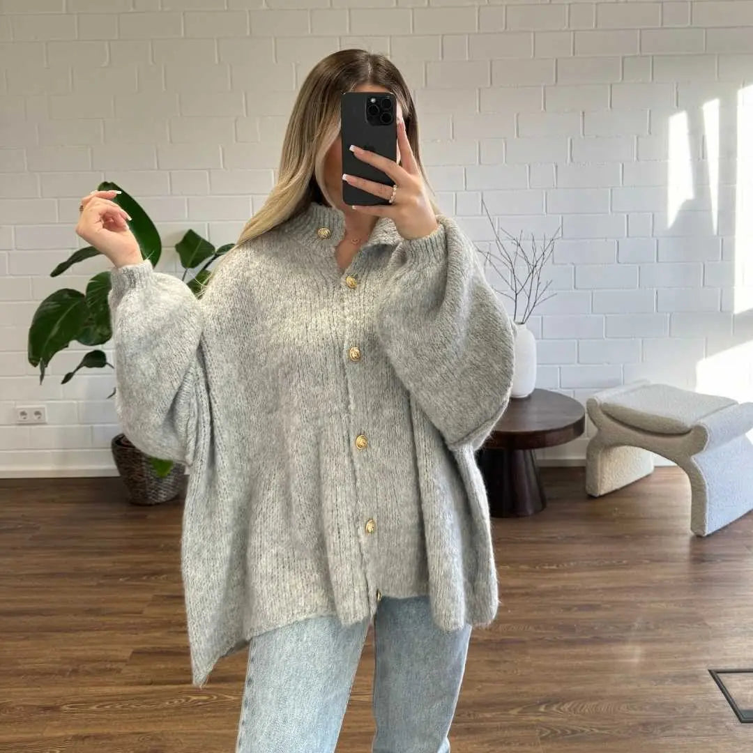 Simone - Damen Oversize Strick Cardigan mit Goldknöpfen