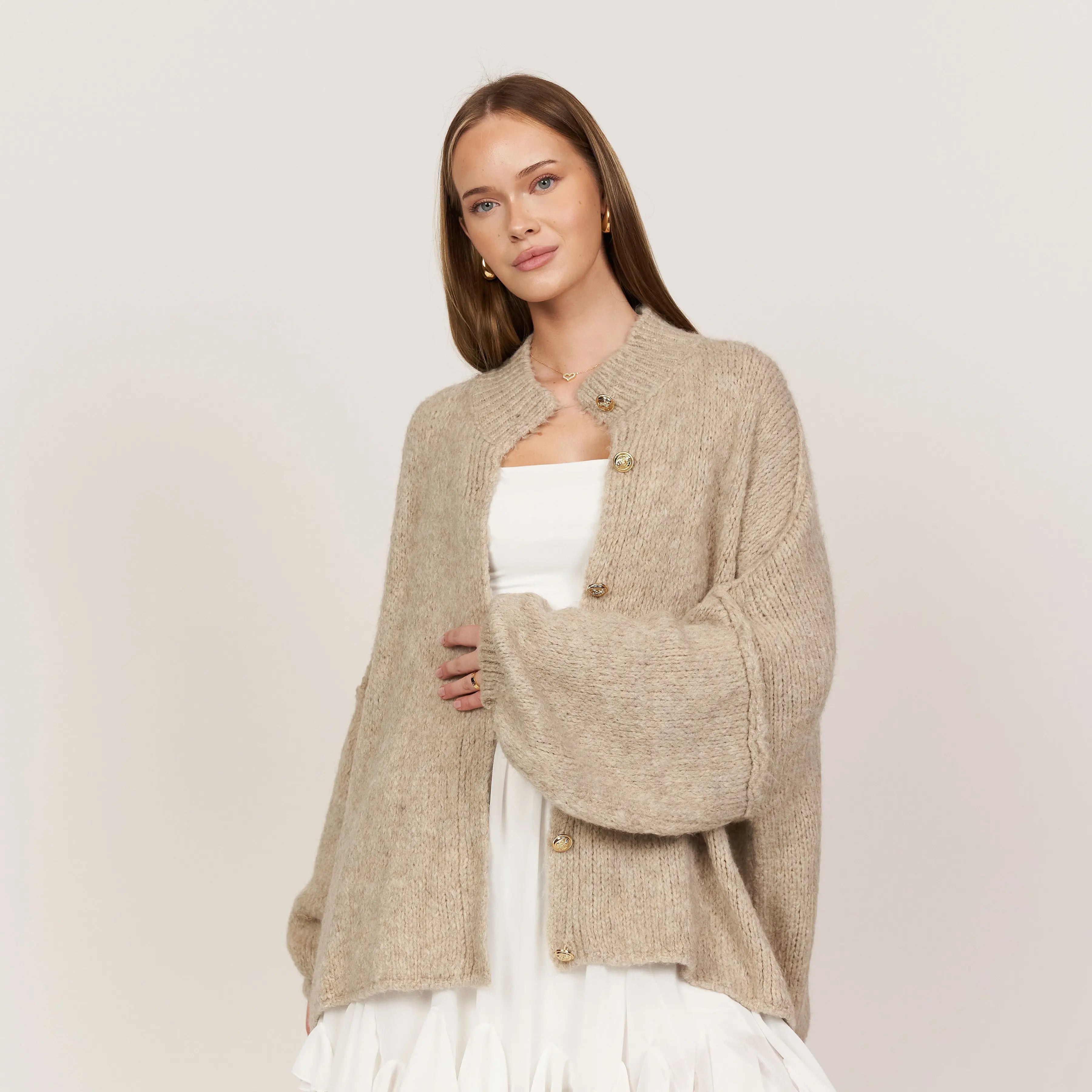 Simone - Damen Oversize Strick Cardigan mit Goldknöpfen