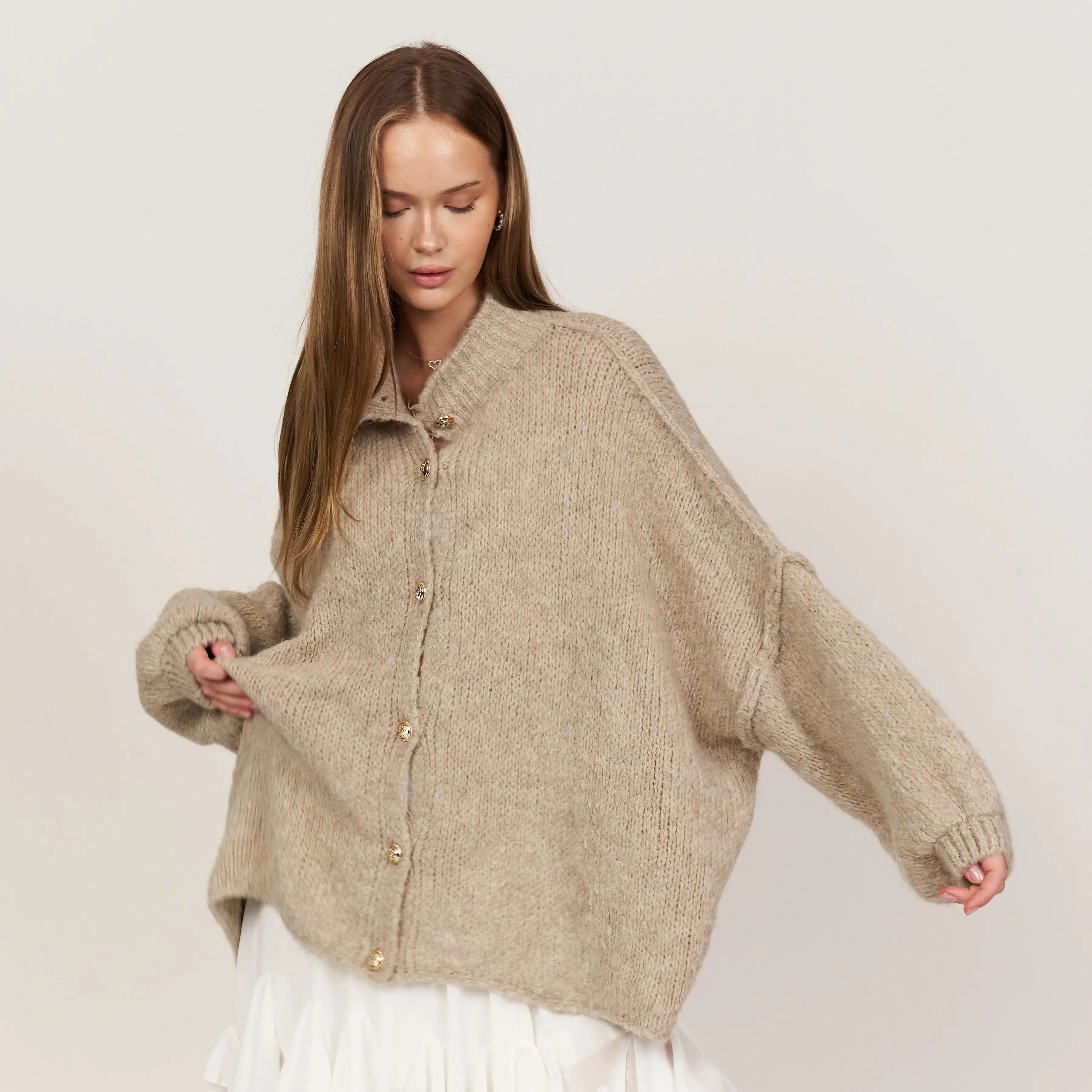 Simone - Damen Oversize Strick Cardigan mit Goldknöpfen
