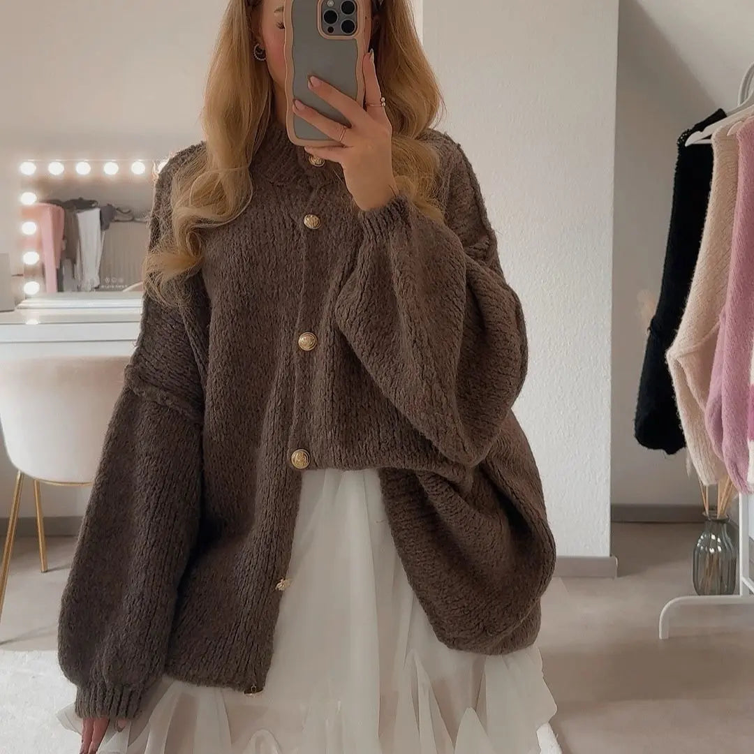 Simone - Damen Oversize Strick Cardigan mit Goldknöpfen