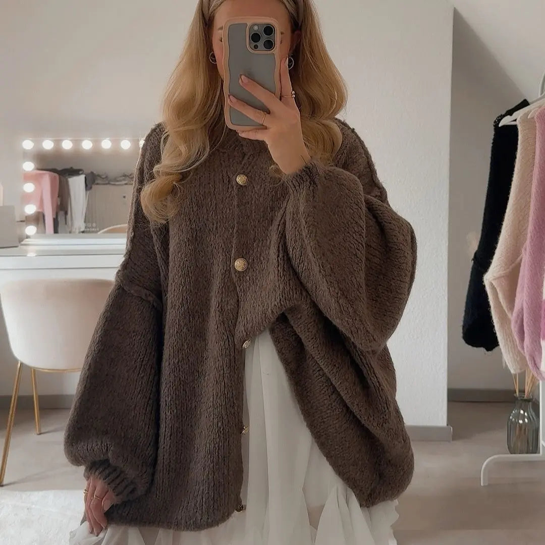 Simone - Damen Oversize Strick Cardigan mit Goldknöpfen