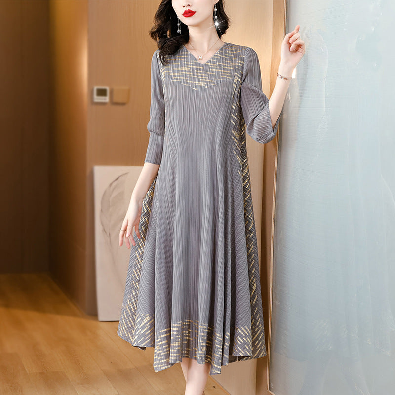 Mitzie – Flatterndes Plissiertes V-Ausschnitt Lockeres Kleid