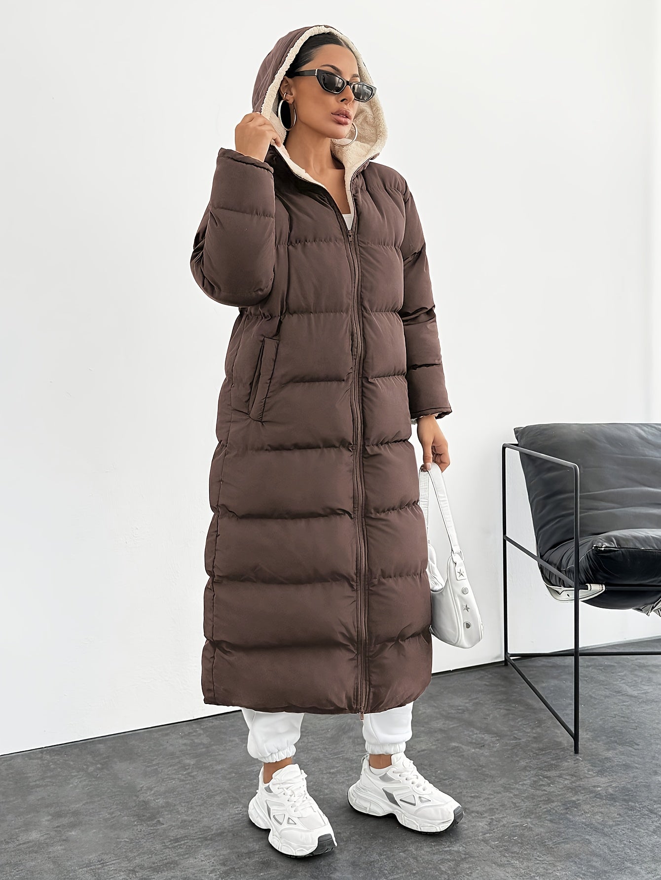 Carla – Langer Steppmantel Mit Kapuze Und Taschen