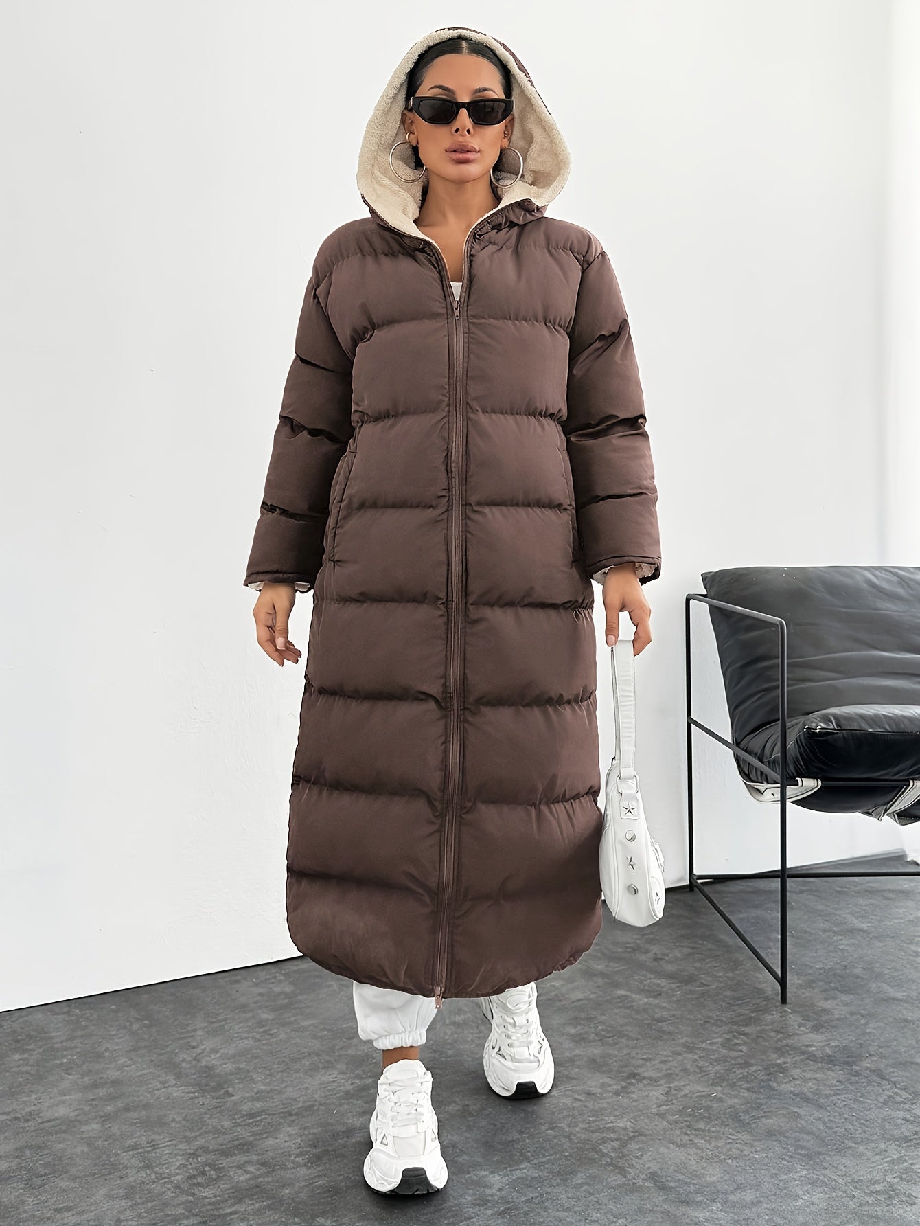 Carla – Langer Steppmantel Mit Kapuze Und Taschen