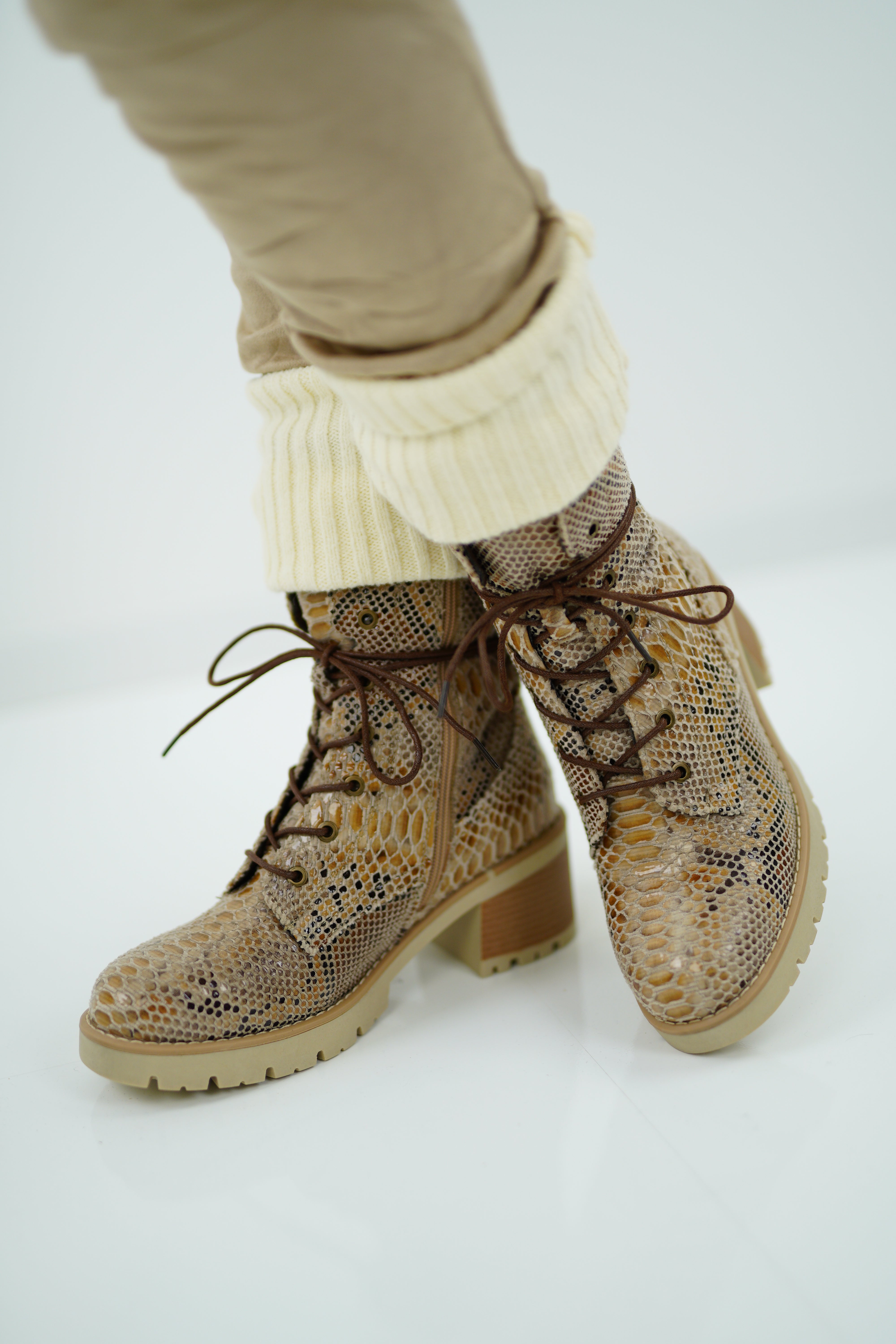 Winterschuh Boot "Snake" beige