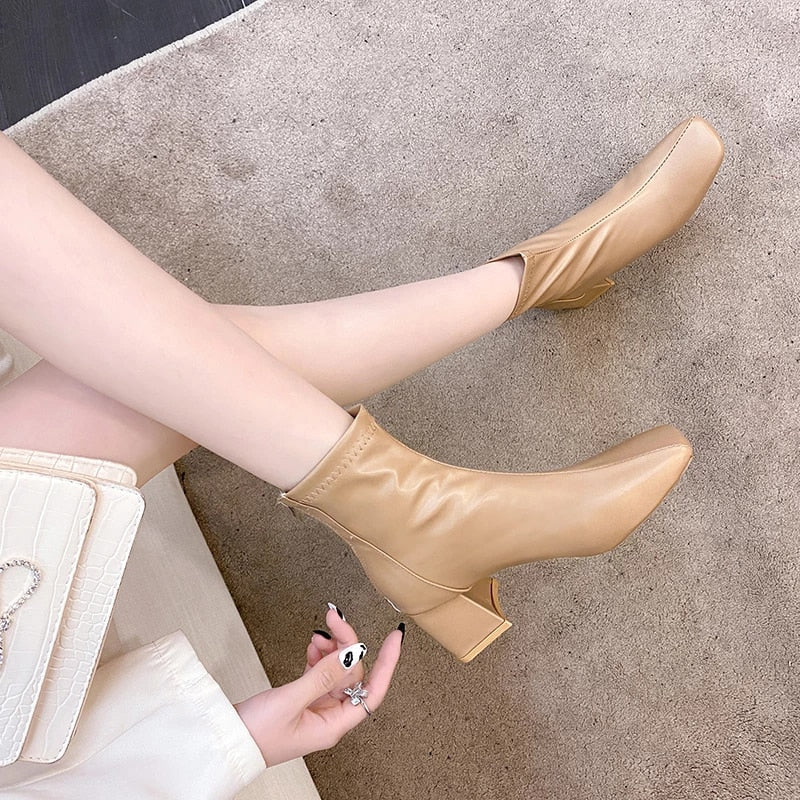 Briana Hoher Knöchel Block-Stiefel