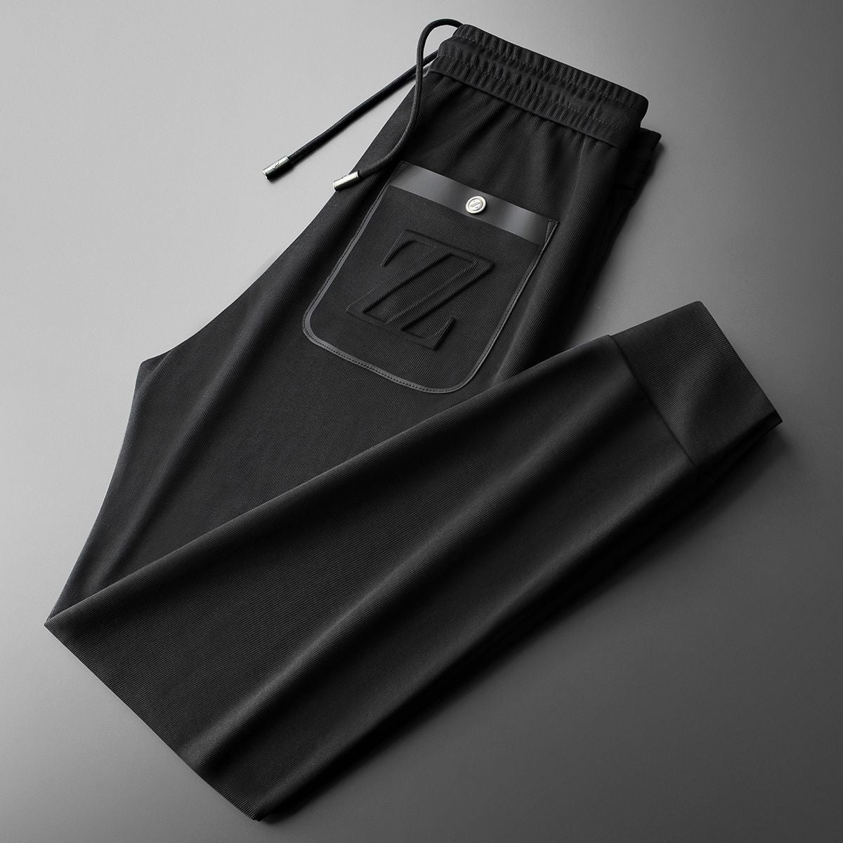 Jannik - Bestickte lockere Jogginghose für Herren