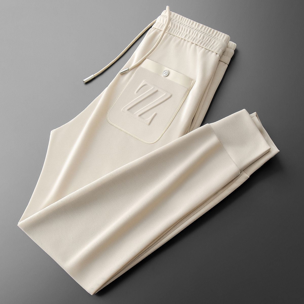 Jannik - Bestickte lockere Jogginghose für Herren