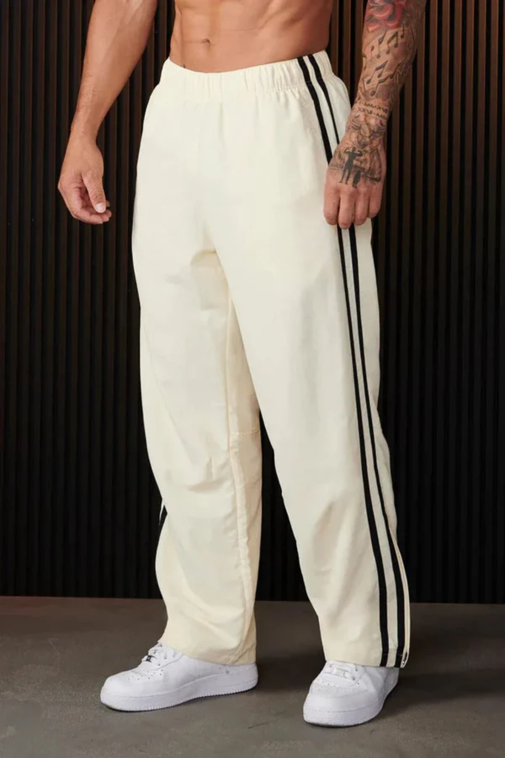 Rubén- Herren Sporthose mit Doppelstreifen Print