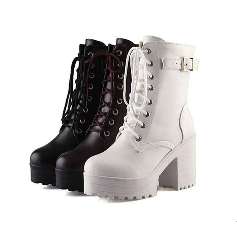 Hilda – Robuste Herbst Damenstiefel Schnürung Schnalle Profilsohle