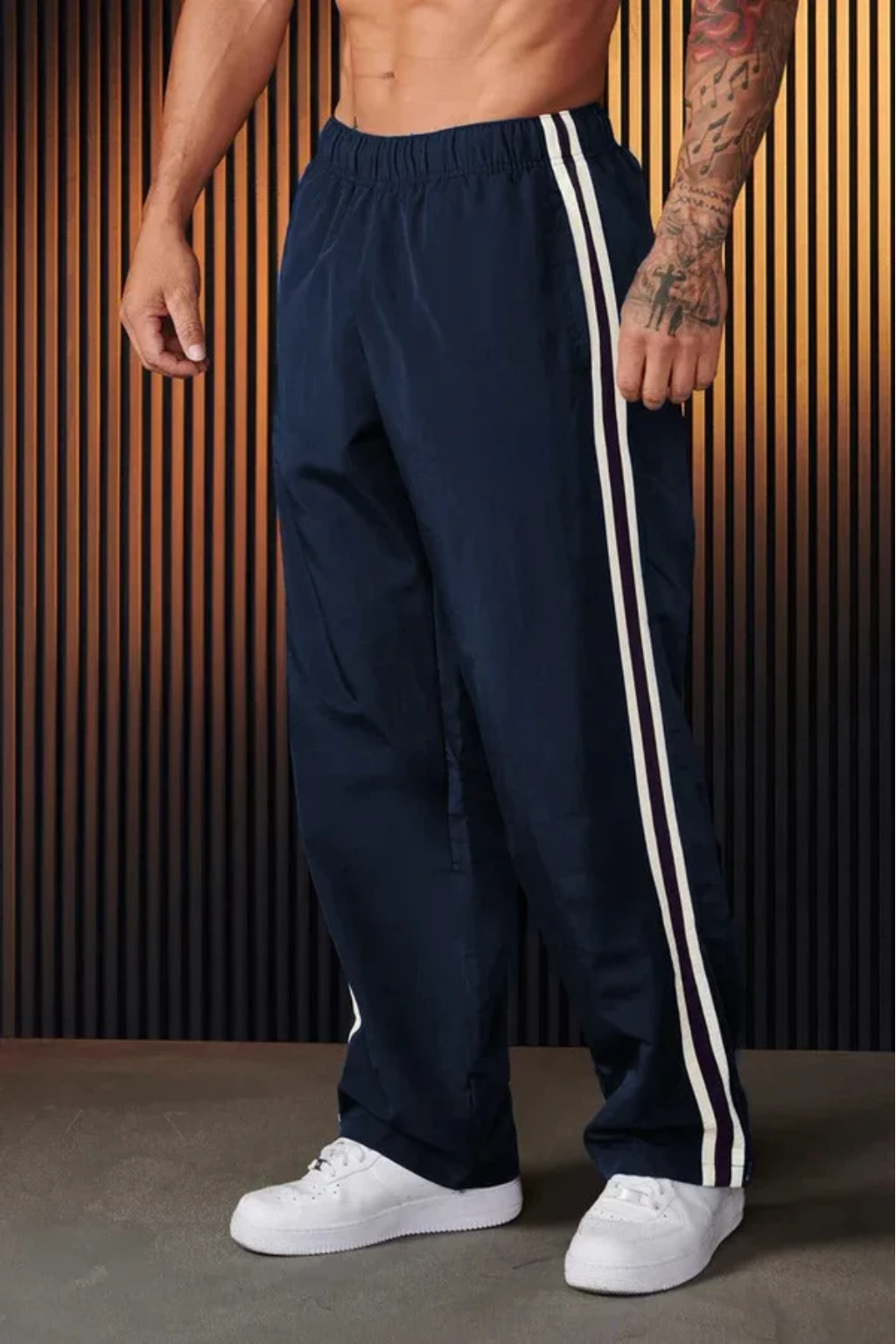 Rubén- Herren Sporthose mit Doppelstreifen Print