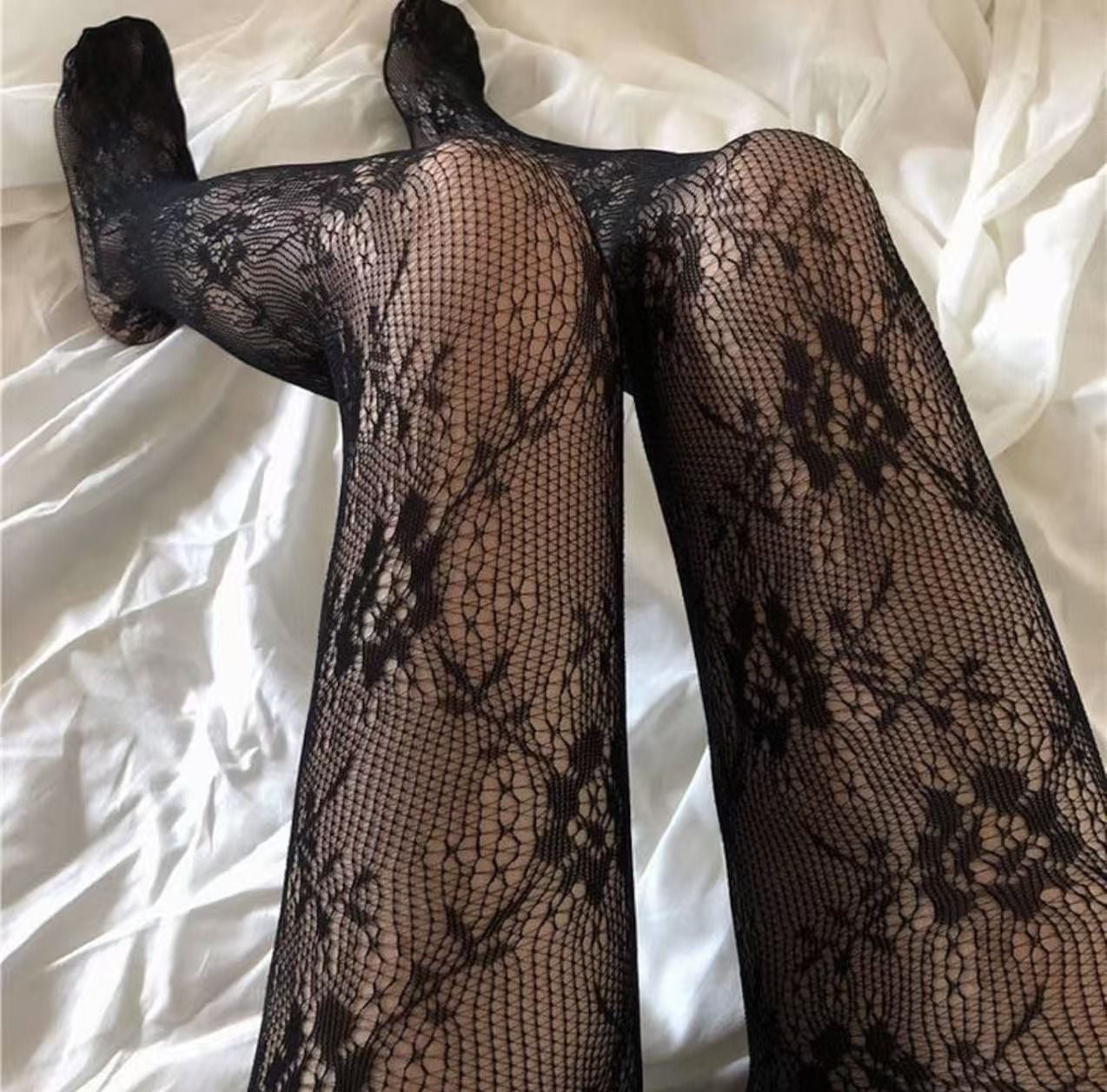 Philina - Elegantes Blazerkleid mit Gürtel und Spitzenstrumpfhose