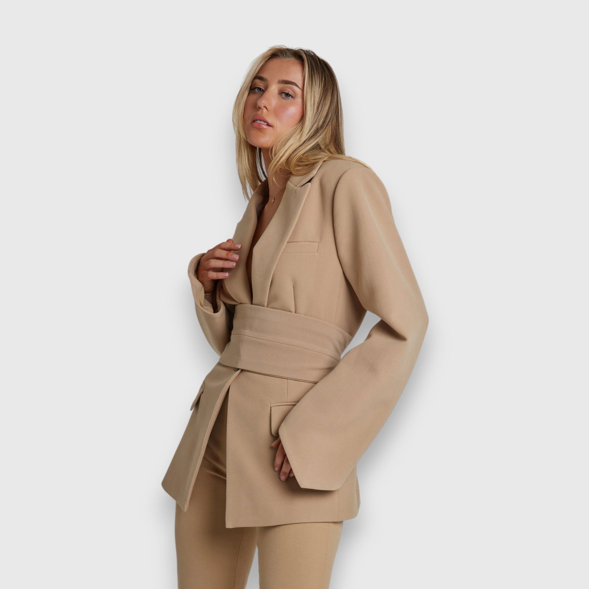 Fabienne – Herbst/Winter Blazer mit Gürtel